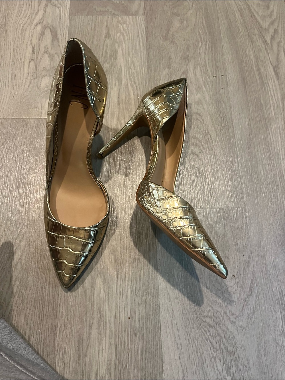 INC International Concepts Metallic Gold Croc-Embossed Pointed-Toe Pumps - Picture 8 of 8